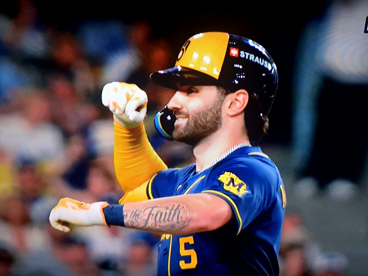 wickedsmaahht's tweet photo. Check out Garrett Mitchell’s faith tattoo. Pretty fitting, considering he just went back-to-back with home runs in Games 3 and 4.
#Brewers #GarrettMitchell #ThisIsMyCrew #BrewCrew #MLB #HomeRun #Faith https://t.co/DGDrFoVMoW