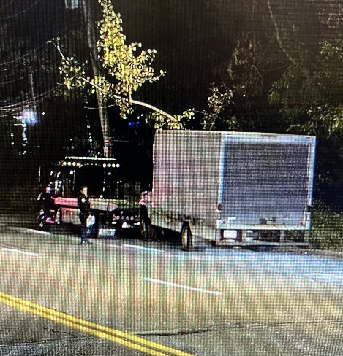 NYPD123Pct's tweet photo. Last night your Q-Team officers were out there answering community complaints about commercial vehicles being illegally parked along the Arden Ave corridor. During last night’s Heavy Duty Tow Operation many commercial trucks were removed from our streets. https://t.co/GBVygkftoc