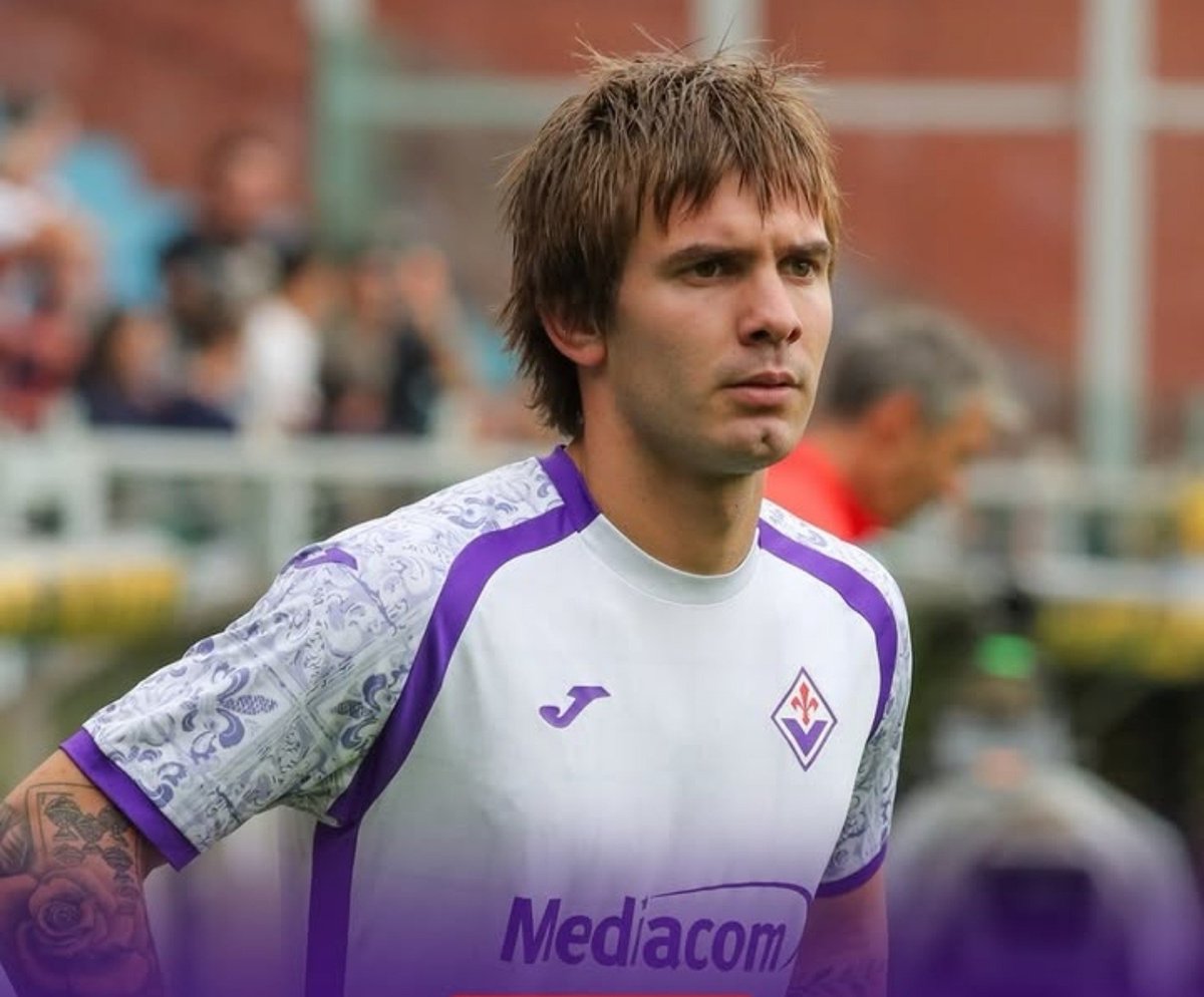 PiliMastan's tweet photo. 🚨 Se solicita información del paradero de Franco Mastantuono 🚨
Fue visto por última vez el sábado en Genova y el Martes post operación. 
(A ver si con esto el CM de Fiorentina saca otro comunicado) https://t.co/BxXOqRvV9m