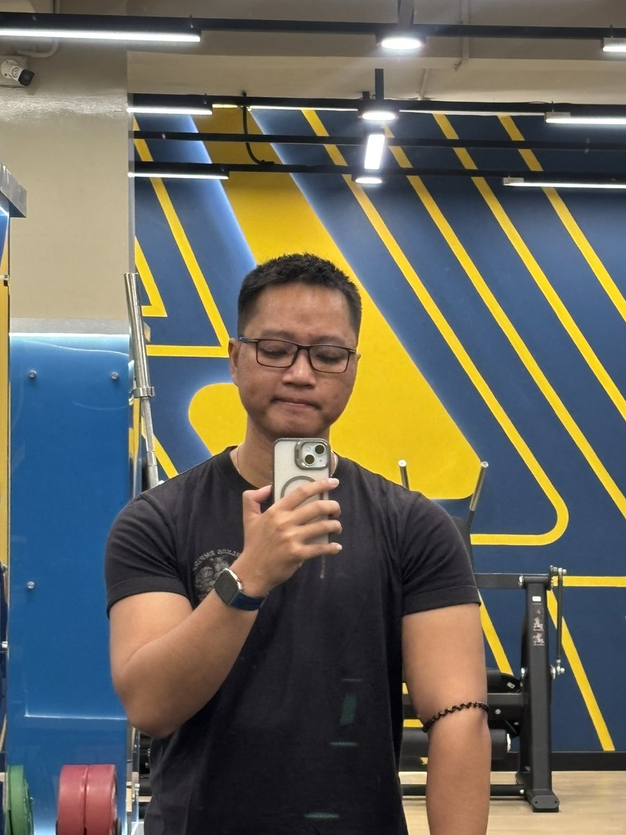 mrshinchan_'s tweet photo. Pertama kali dalam sejarah, dipanggil Pak di gym, biasanya kakak 😭 https://t.co/YyNFd4gVLt