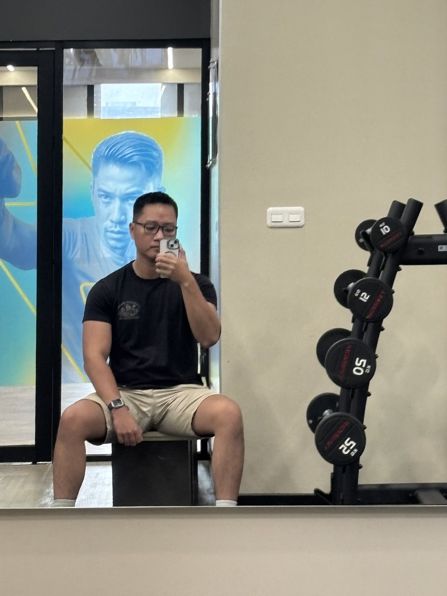 mrshinchan_'s tweet photo. Pertama kali dalam sejarah, dipanggil Pak di gym, biasanya kakak 😭 https://t.co/YyNFd4gVLt