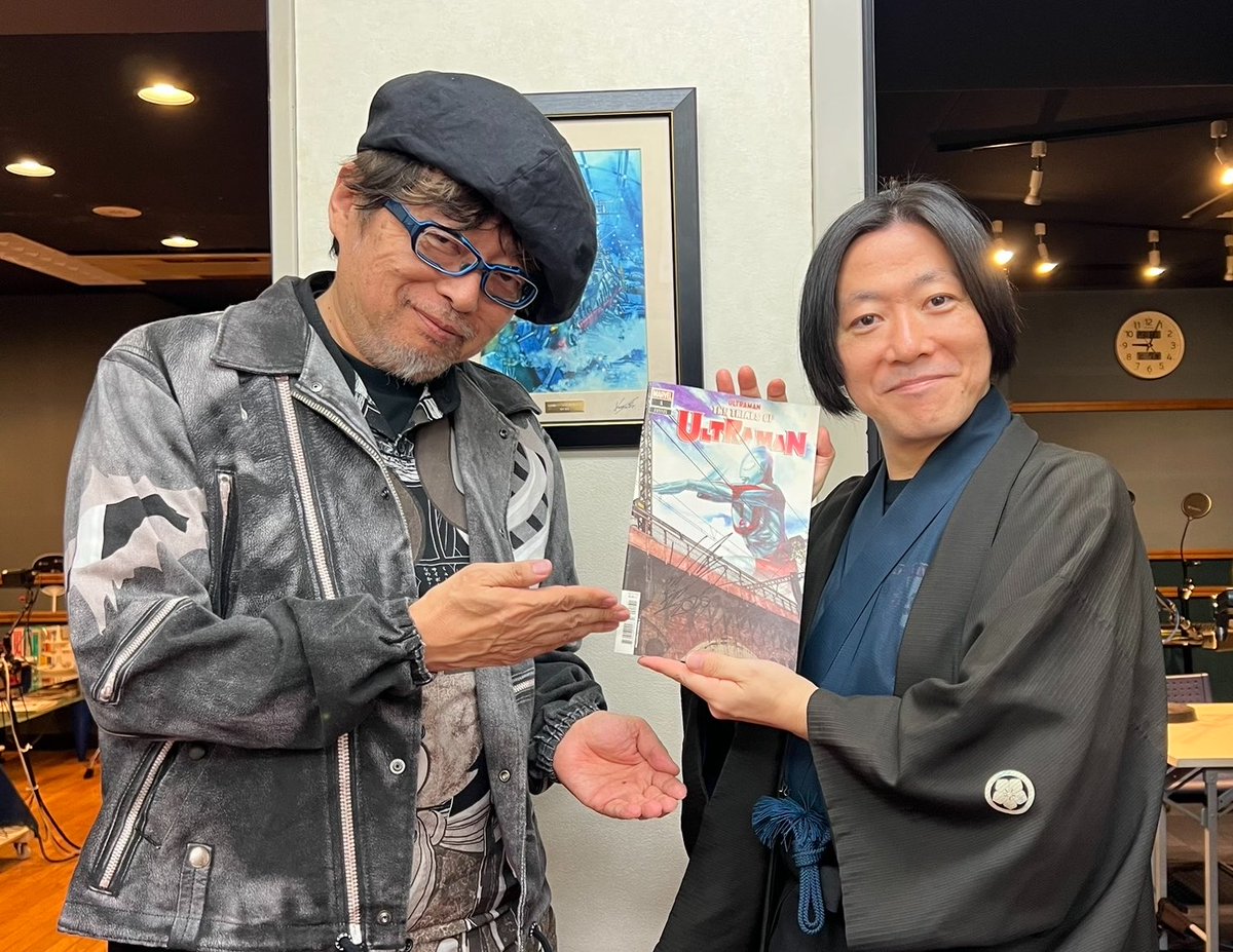 genjyuro's tweet photo. 今日の20時から出演させてもらったラジオのプレミア配信があるよ！

初めて明かす麻宮先生との出会いから、オタクレベルを試されるマニアックなアメコミ・ロボットアニメ・特撮トークを見逃すべからず！

尚、この日サインして頂いたウルトラマンのコミックを今月のイベントのプレゼントに持って行くのでお楽しみに！