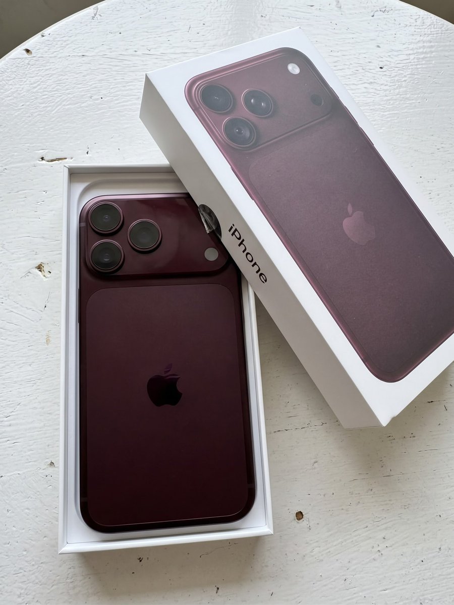 all4enhypen1211's tweet photo. IPHONE 18 PRO MAX HAVERRR 🥰✨ https://t.co/uXjUtjk1eu