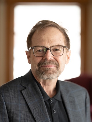 UIowaCLAS's tweet photo. Congratulations to @IowaEnglish professor Christopher Merrill, former director of the International Writing Program, on receiving the 2026 Paul Engle Prize. The $25,000 award recognizes contributions to the world through the literary arts. https://t.co/vF6GP4OF4s https://t.co/w024Mt1J6l