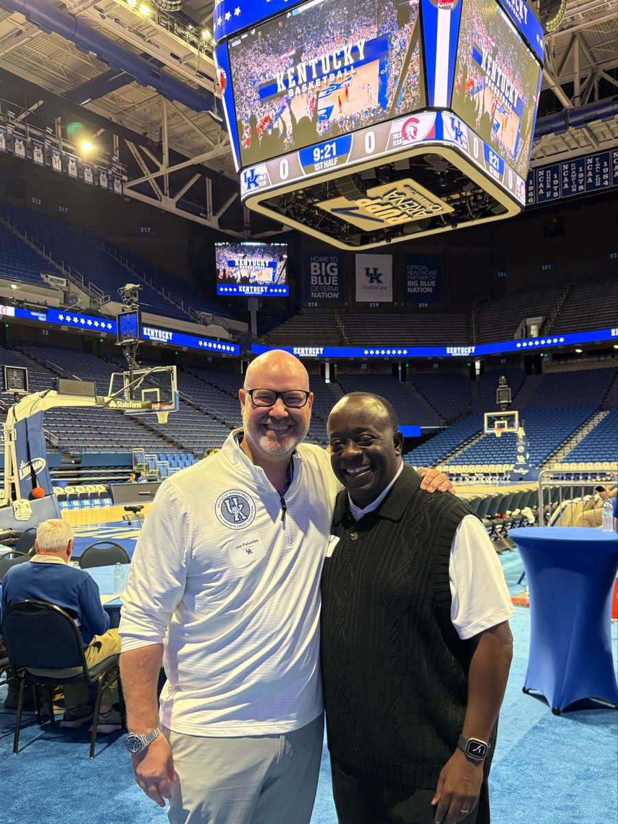 JenNimePalumbo's tweet photo. A fun night at the UK Tipoff Dinner at Rupp Arena! Got to watch a great @KentuckyMBB practice and talk to the players. 

@CoachMarkPope invited former Wildcat @CoachTFord5 to talk to the crowd. They’ll face each other Friday in an exhibition game. 

Mark Pope: “He’s one of the greatest shooters in the history of Kentucky basketball. He’s also the toughest, meanest and cheatingest player I know.”

GO CATS!!!
@LEX18News @BBNTonight