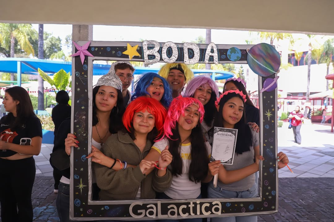 ITESMCEM's tweet photo. ¡Esto fue Día Ruler! ❤️💛💚💙 Un día para conectar con tus emociones en #PrepaTec 🐏 #TecCEM 🐏 https://t.co/UO1yYykQ2L