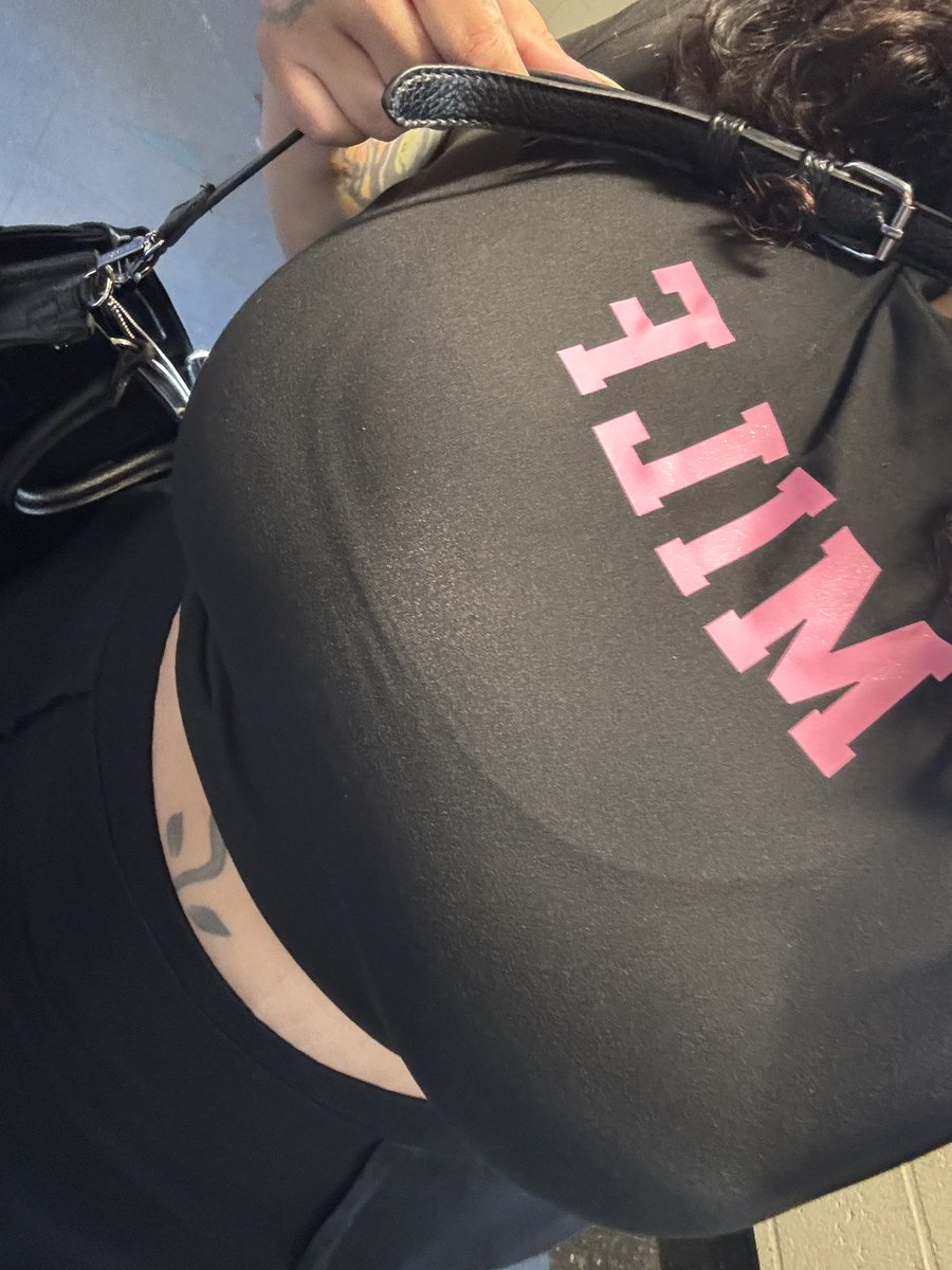 Alyssamontesi_'s tweet photo. #milf #milkme https://t.co/W7agjPyOFR