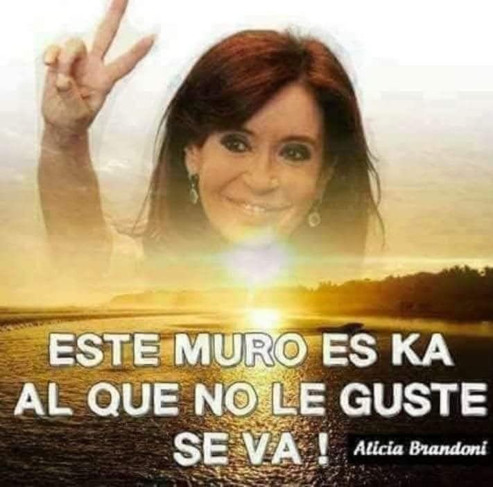 maiiaacm's tweet photo. besito para la gilada 💋💋💋💋 https://t.co/gTlrqVQnKN