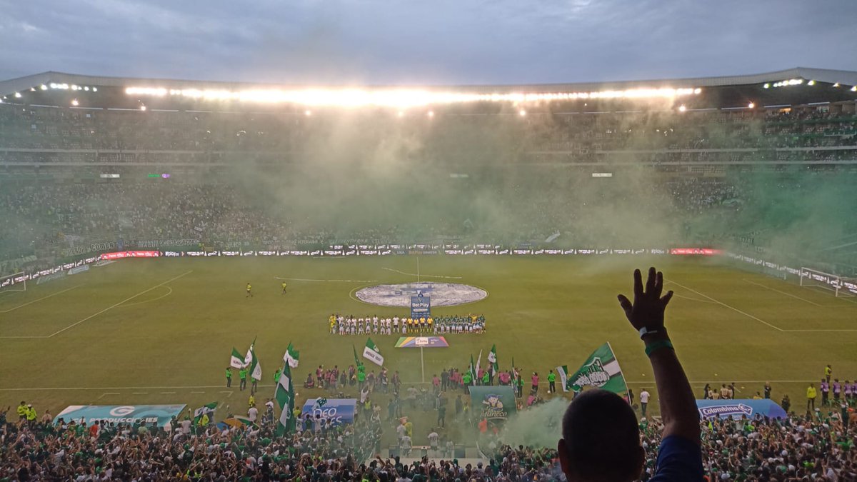 CamiNews93's tweet photo. CASA LLENA👀💚🦈✅Boletería prácticamente agotada para @DeportivoCaliCP @JuniorClubSA del domingo 30 mil personas en Palmaseca, el hincha espera que el equipo selle la clasificación luego de 3 años y medio a cuadrangulares. Habrá un homenaje a Teófilo Gutiérrez. https://t.co/H3IF2b6CNu