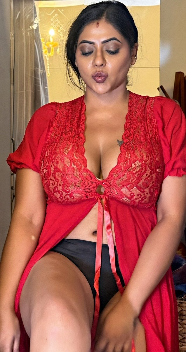 Duskycadburys's tweet photo. Red Hot Reshma 🔥

More Subscriptions, Keep following 🔜 https://t.co/fnH4PNq25p