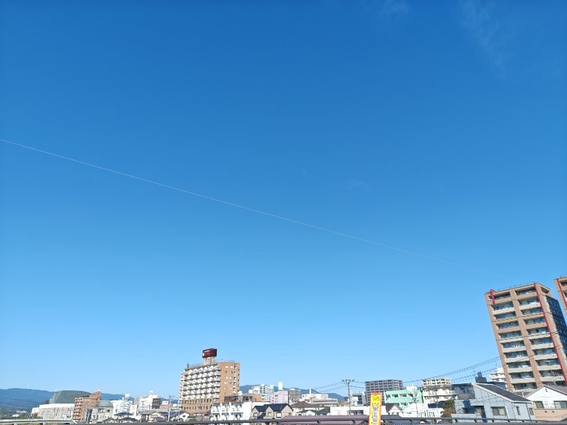 kanbee_one's tweet photo. おはようございます
晴れ☀️気温21℃のいわき
10月も真ん中折り返し
金曜です！もうひと踏んばり
今日も1日がんばっぺね
#全開朝撮
#イマソラ
#空ネット https://t.co/tra4EB0Y3q