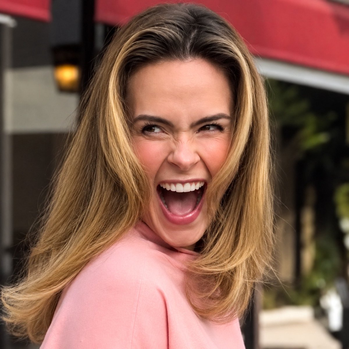 editsaprenault's tweet photo. 📸: Icons ana paula. 💖 https://t.co/TigZqhUYIB