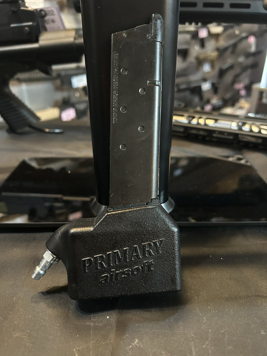 inugami0128's tweet photo. #PRIMARY のM4マガジンアダプター
 #M1911  #ガバメント 用のアダプターも
完成品にてあります！！
ハイキャパ＆グロックに続いて人気で
私も大好きガバメント♡😆
装弾数が少ないのもカバーできます✌️
 #外部ソース  #サバゲー 
https://t.co/4IWUU3zHZk https://t.co/iEYA3EuwFw