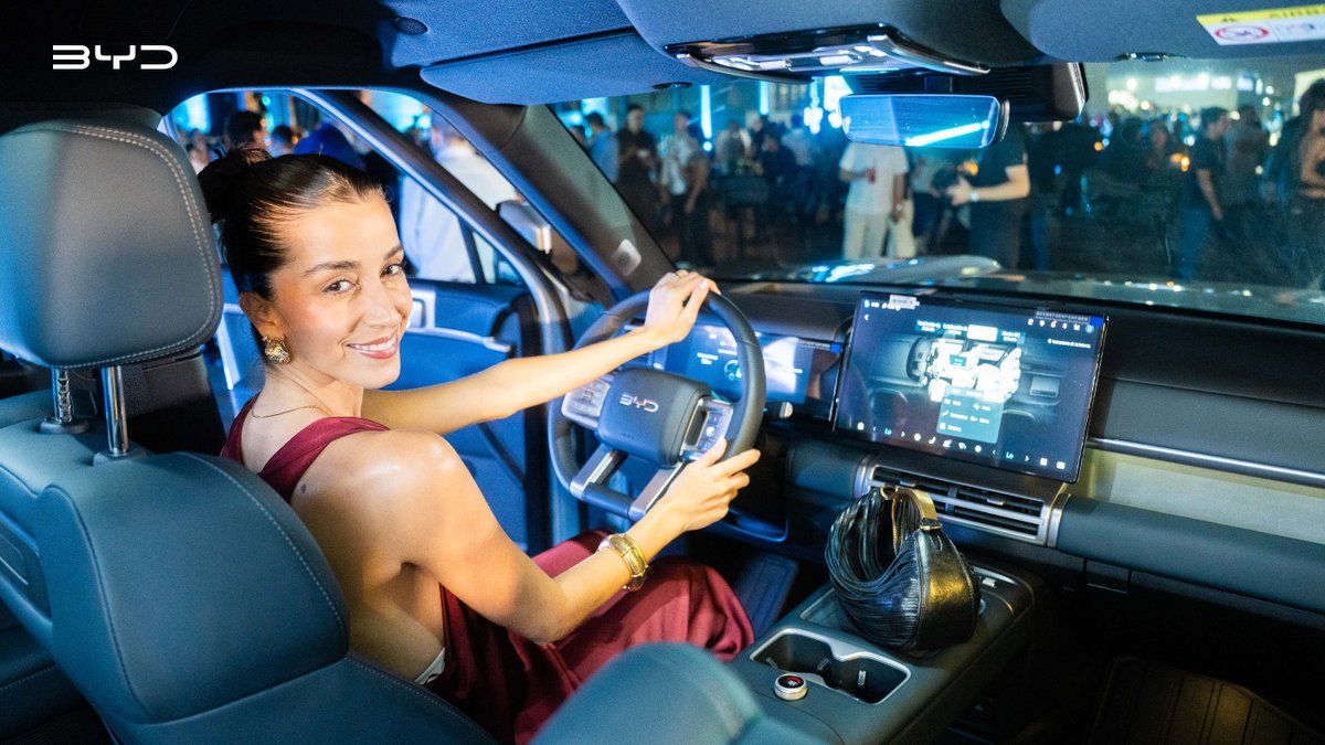 BYDCompany's tweet photo. Pure excitement, cutting-edge tech, and unstoppable energy!⚡️🔋

Congrats to BYD Paraguay for an incredible launch night introducing the all-new BYD Ti7. Design, adrenaline, and innovation came together for a truly unforgettable experience.

#BYD #BuildYourDreams https://t.co/oAupipNbdP