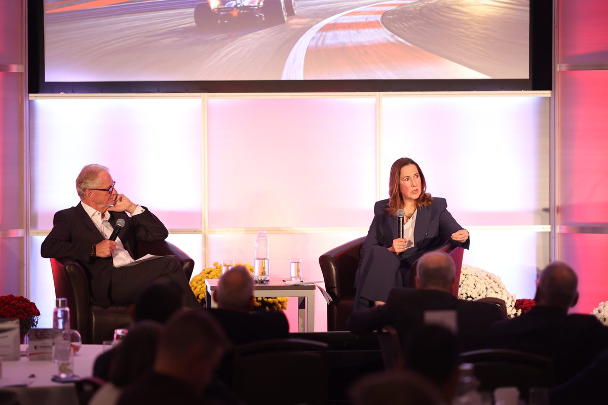 FHCP_PASC's tweet photo. A powerful afternoon at #FHCPCEO26: Dr. Jody Carrington on human connection in leadership, Ambassador Kirsten Hillman on navigating Canada-U.S. change, and a candid fireside chat with Michael Graydon. Bringing it all together: our outstanding returning emcee, Bill G. Williams. https://t.co/rZODczEXbR