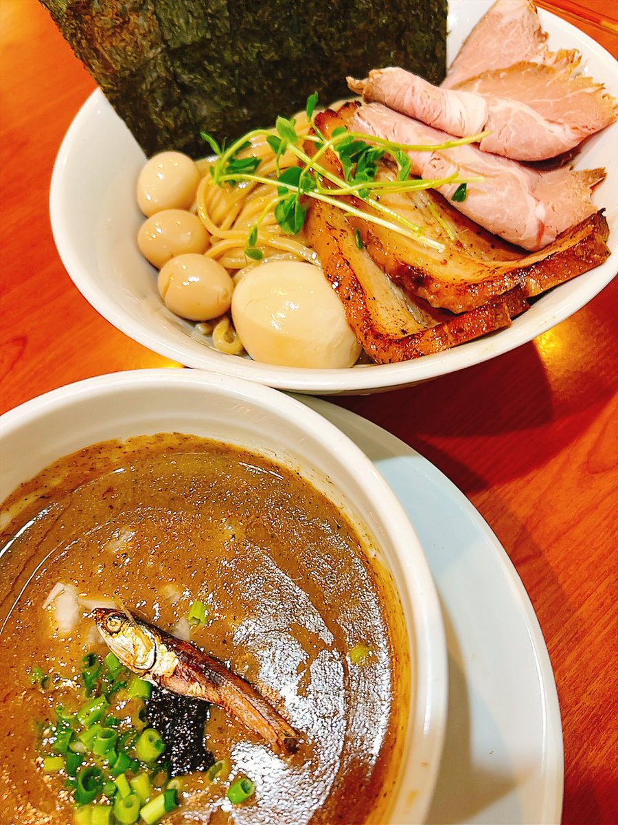 ramen_oguri0301's tweet photo. 10/16本日昼夜営業です！
11時から15時半LO15時
17時半から21時までLO20時半

海老とモッツァレラチーズのチリトマトカルボナーラ

濃厚煮干しつけ麺🐟

自家製ポテトフライ
揚げワンタン
クミコフライ（自家製タルタルぞえ）
ぐだくさん中華春巻き
真っ赤卵と鶏ぶしのTKG
黒毛和牛上カルビ焼肉丼
ガーリックトースト
生くみこカルパッチョ
生くみこ丼

あえだま
イカスミブラック
煮干しばたあ

本日のでざあと
シフォンケーキなしのコンポート添え🍐

お持ち帰り
馬辛火鍋
