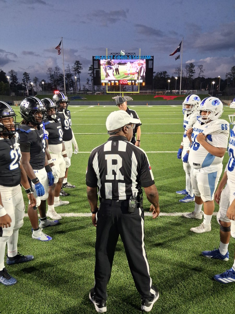SpringISDAthl's tweet photo. Dekaney is facing Aldine tonight at Planet Ford Stadium. https://t.co/q0LNEtLOMg