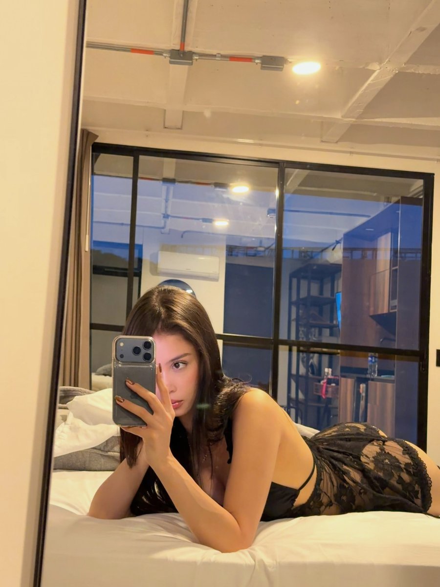 xokattedoll's tweet photo. Looking for a man who knows how to hold a conversation.
#SingleLife #MusicLovers #FitWomen https://t.co/hOQcYdigcW