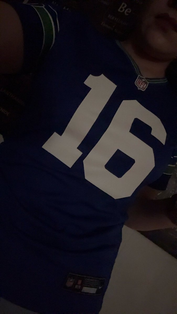 prollyhighaf's tweet photo. Just realized I’ve been walking around in diggs number #toosoon https://t.co/bWHtuUJTrk