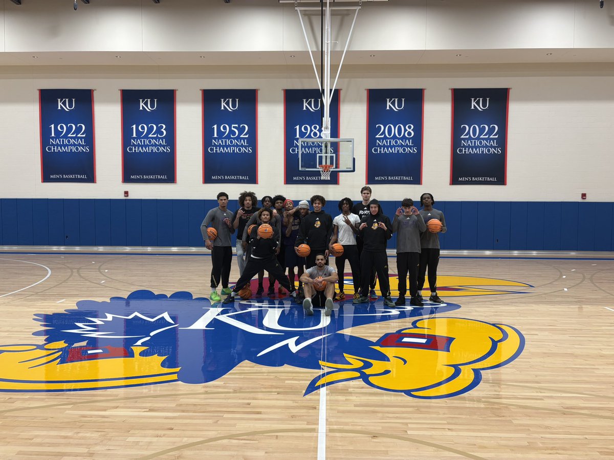 GoConqsMBB's tweet photo. Thanks to @KUHoops for letting us get a practice in before the @MokanBasketball jamboree tomorrow. 
#BurnTheBoats https://t.co/oxcSnFG4KR