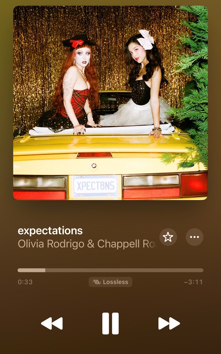 ChappellRoanNow's tweet photo. What did you think of expectations feat. Chappell Roan? 💭 https://t.co/DjQtnnMiMx