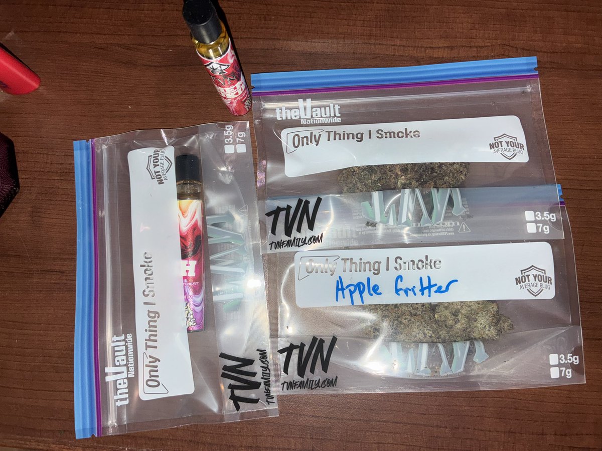 ITSOKTODIEtv's tweet photo. Got an awesome #MailCall from the homies @TVNFamily_ with some super gas goodies๐ let me know your thoughts homies & ๐ Below! Enjoy๐
*Repost* https://t.co/Nv5AeuSLoI
