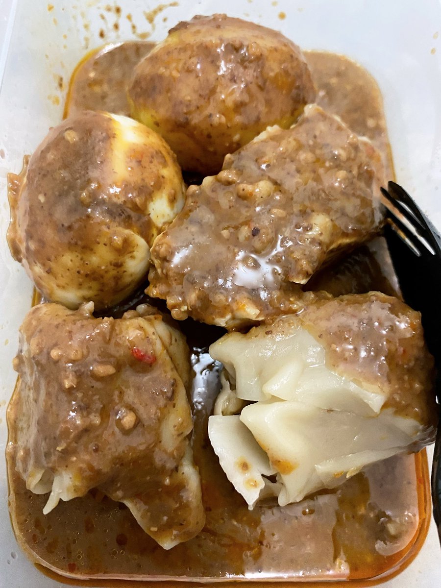 sikucingkuma's tweet photo. pilih siomay atau dimsum? https://t.co/Ak1u1fvmdy