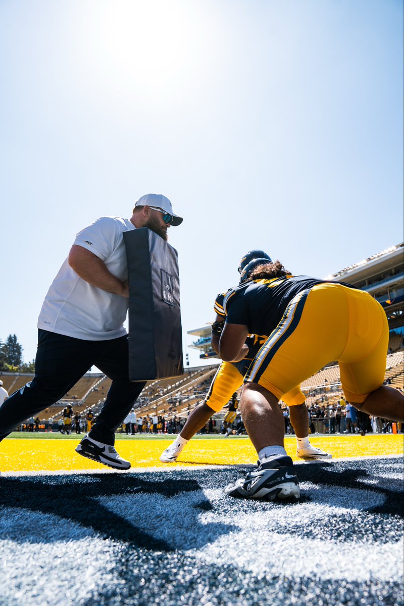 DlineCoachEd's tweet photo. Go Bears 🐻 https://t.co/JFcisWSMlc