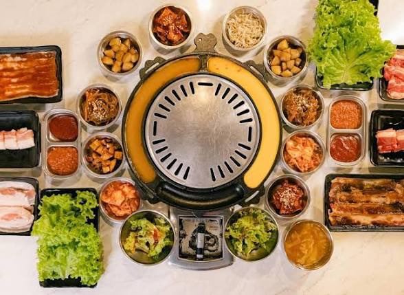 alnnnn256's tweet photo. Best value for money 💴 
Choose one only 

Ramen 🍜                     or                Samgyup 🥩 https://t.co/GUJxozKgSX