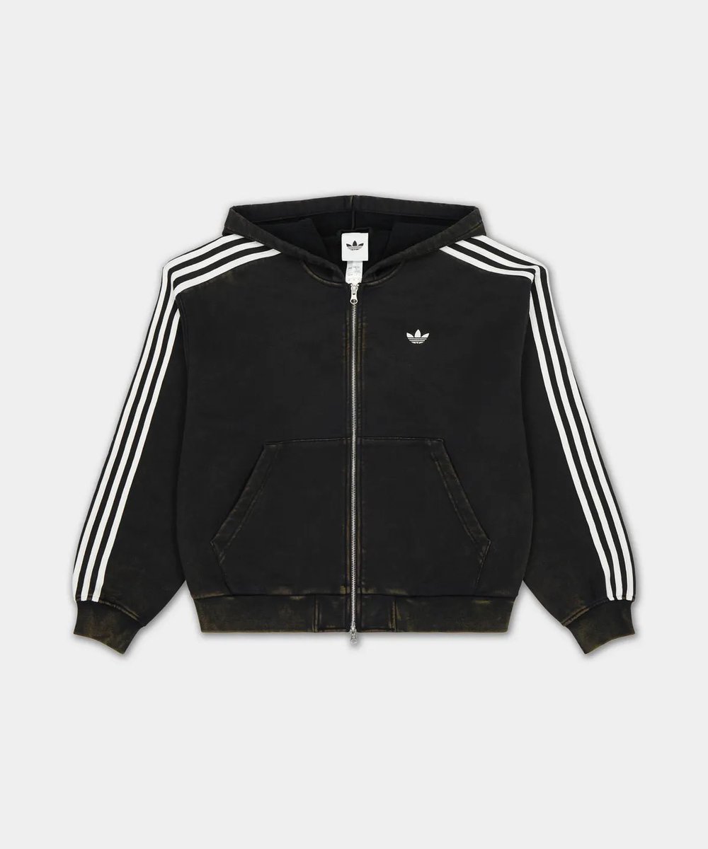 withlovechokun's tweet photo. เรื่องดีๆของวันฮีเป็นแบบของ Adidas x Musinsa Edition กระแสที่สร้างเอง แล้วคอลนี้ดูเป็นอึนซอกมากก รอดูภาพㅠㅠ
- กำหนดวางจำหน่ายวันที่ 19/10
- ราคา 139,000 วอน https://t.co/Fl2MG0jnUl