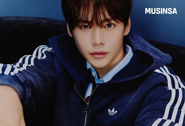 withlovechokun's tweet photo. เรื่องดีๆของวันฮีเป็นแบบของ Adidas x Musinsa Edition กระแสที่สร้างเอง แล้วคอลนี้ดูเป็นอึนซอกมากก รอดูภาพㅠㅠ
- กำหนดวางจำหน่ายวันที่ 19/10
- ราคา 139,000 วอน https://t.co/Fl2MG0jnUl