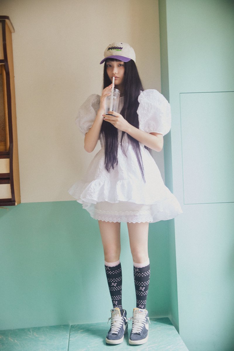 wishofworld_'s tweet photo. -illit for super real me march 2024
-kiiikiii for uncut gem march 2025
Same styling, and exactly one year later, hmmm according to tiiikiii's logic this is unforgivable 😤 https://t.co/ThfwXftHDv