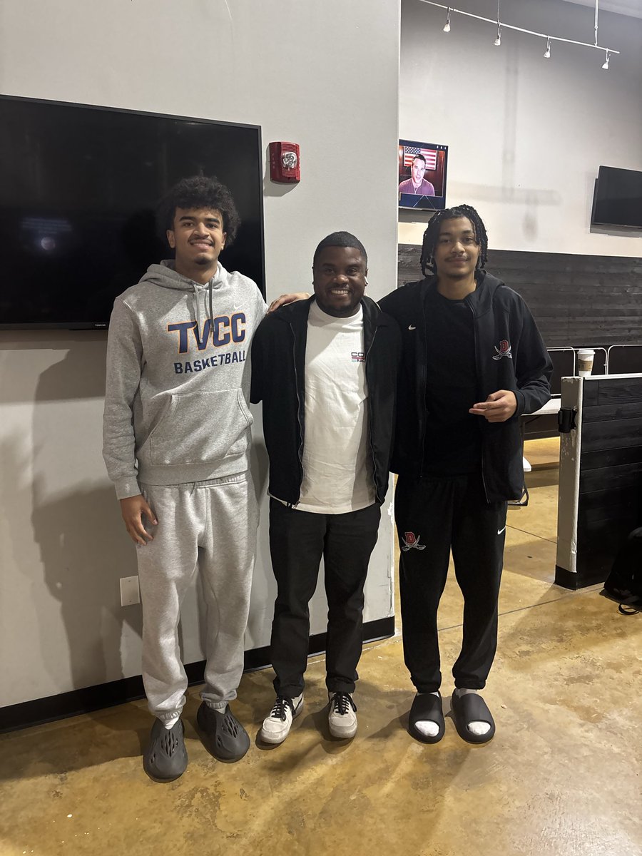 imjustdriven's tweet photo. Very proud of you both! @elifreeman21 @35Kaig https://t.co/Me3TY1l24V