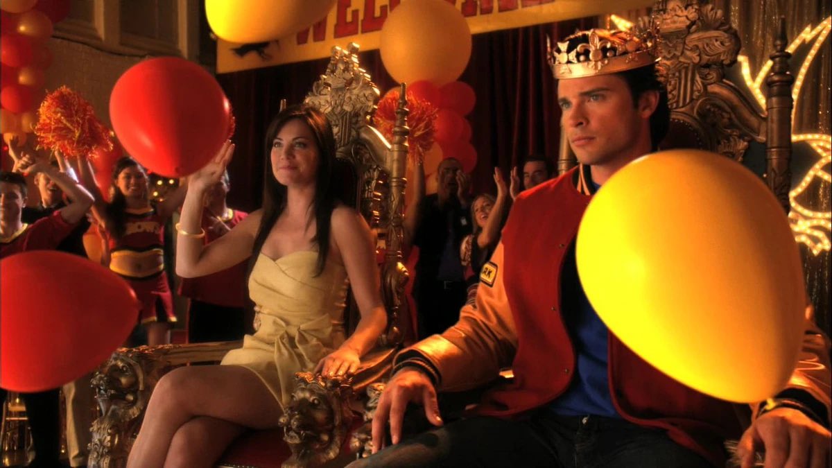 SuperHouseOfEl's tweet photo. “Homecoming” - #Smallville 10x04 and the series’ 200th episode - aired on this date 16 years ago, Oct. 15, 2015 on The CW.

#Smallville25 #SV25 https://t.co/s7hIryENTF