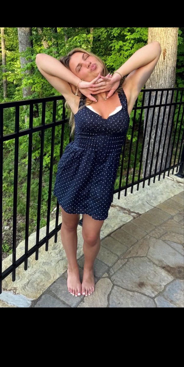cuckdestroyor's tweet photo. Yet another slut begging to be exposed yall meet Alexa 20yr who that needs attention my DMs is the place to be who wants to be exposed next 🤪 #slut #exposed #cuck #horny https://t.co/8PVVFwJX6n