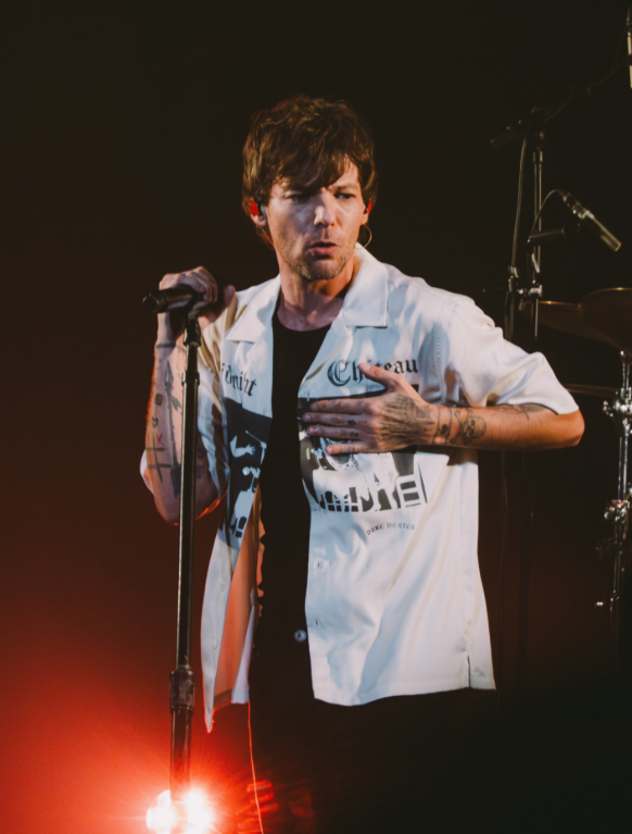 1Dnews_Control's tweet photo. 💙 Admins are currently recovering and picking their jaws off the floor. We will resume with updates shortly.

#hdwgh #hdwghTokyo #LouisTomlinson 

���vaaalllentine https://t.co/nhN2hw3I4l