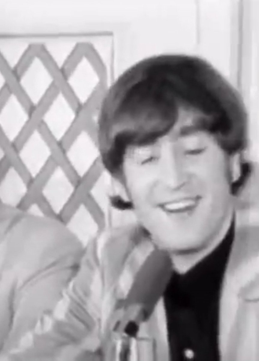 ceofjohnlennon's tweet photo. John Lennon's reaction when a fan, in a fan event at the Warwick Hotel in New York, asked Paul McCartney if a leaf she was holding was from his yard, August 22, 1966. https://t.co/v5NPc61Xce