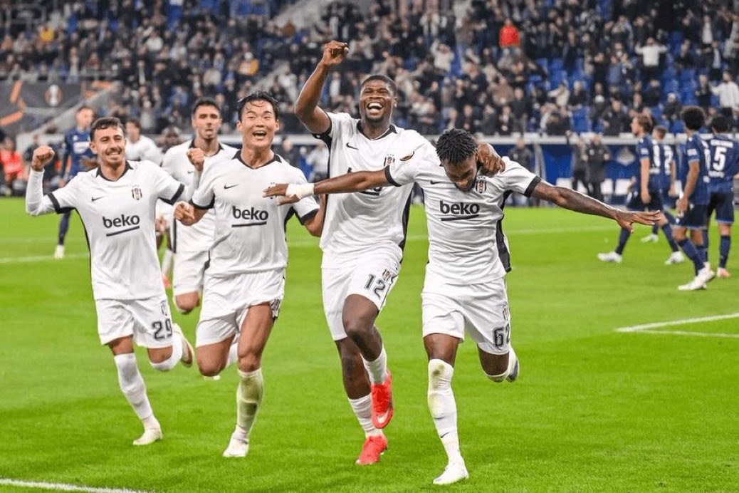 Kartllc32o's tweet photo. @AleParra__ #PanamanianEagle 🇵🇦 🦅
@Amir_Murillo62
👏👏👏
@Besiktas @EuropaLeague
#HOFvBJK https://t.co/BvoVPvSF1a