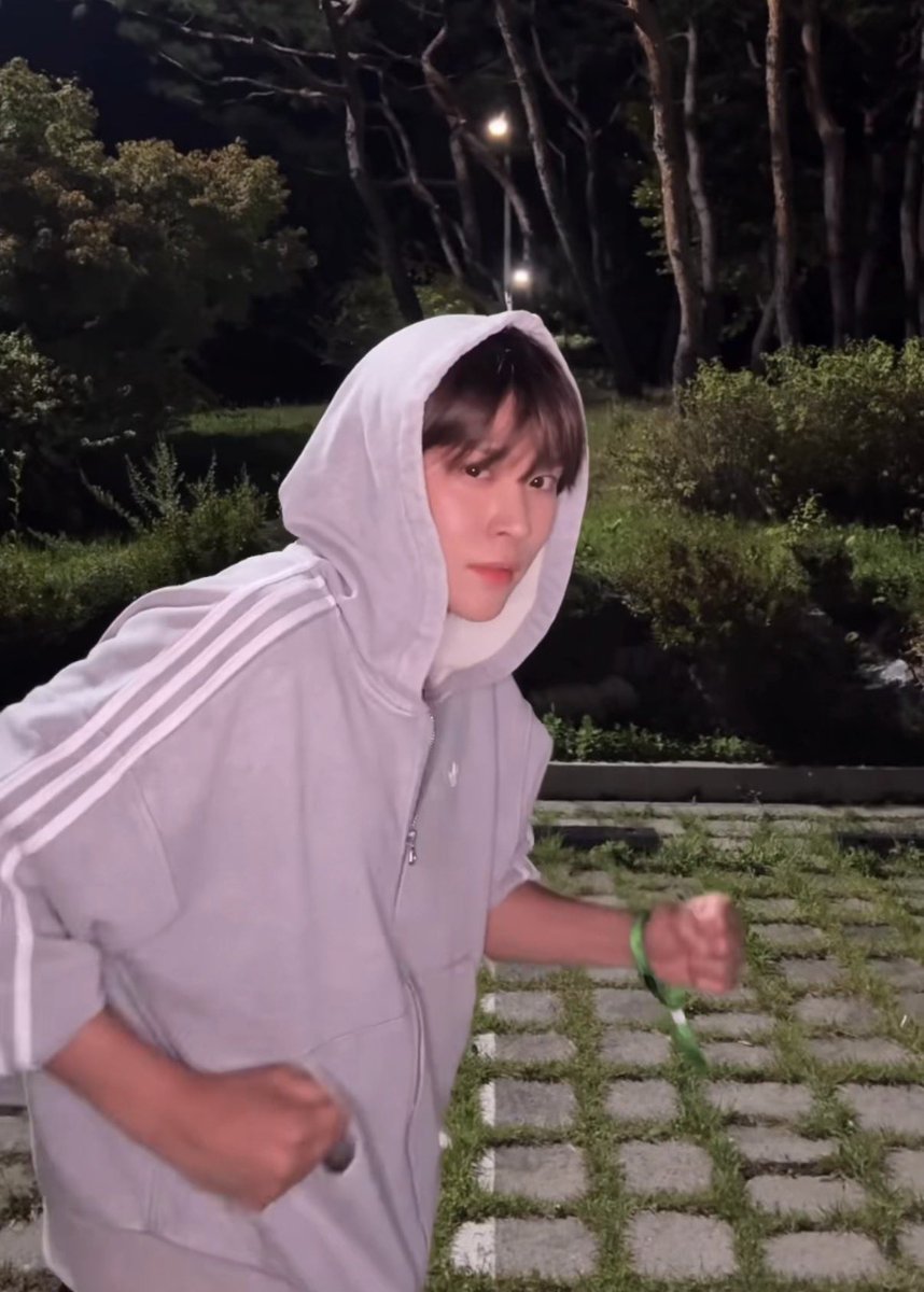 jjmycrushess's tweet photo. มีให้เลือก 3 สี สีเทา สีกรม สีดำ แบรนด์คอลแลบครั้งแรกของอึนซอก eunseok x adidas musinsa edit  ไม่ต้องคิดมาก ขอเหมาทุกสีเลย 😭 https://t.co/IHApxEtJ2k