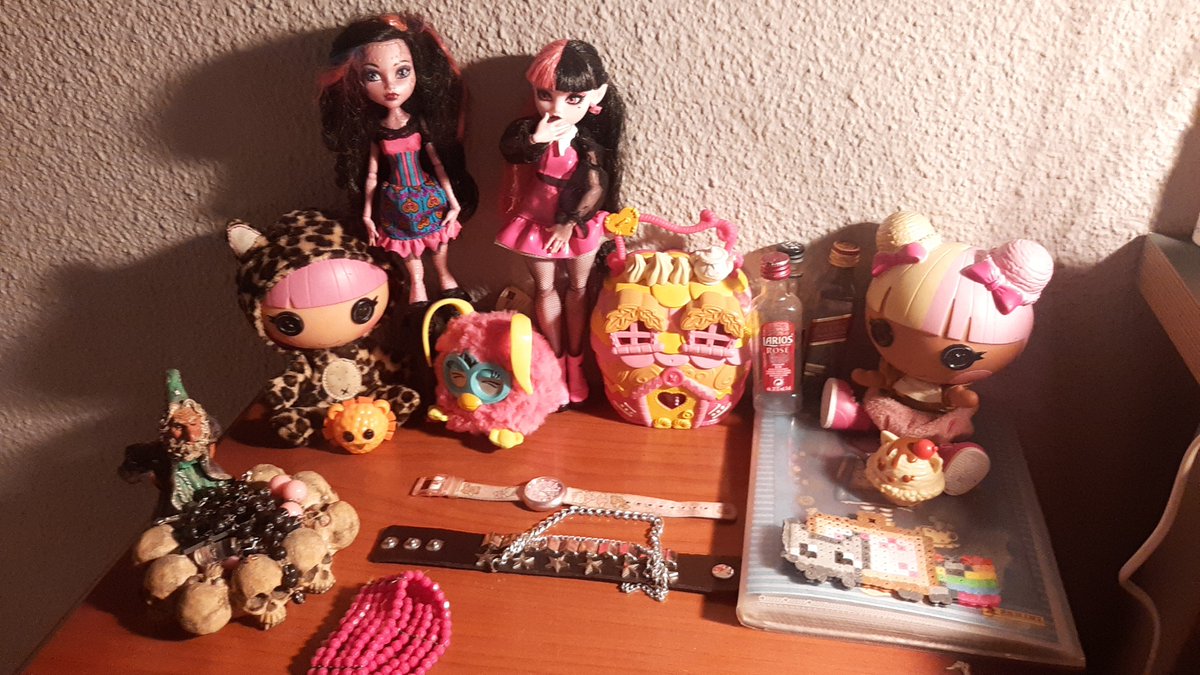 hyeyo22's tweet photo. ola solo vengo a enseñar mi rinconcito de la felicidad https://t.co/sCjOIRwU2a