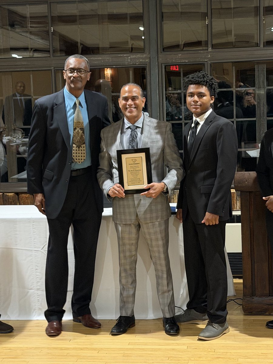 chackerman1's tweet photo. Congratulations Dr. Mauricio! Black Diamond Gala Honoree for outstanding leadership, service and commitment to his students and community. ❤️@DrMauricio @TarrySup https://t.co/zUYyWVoDjy