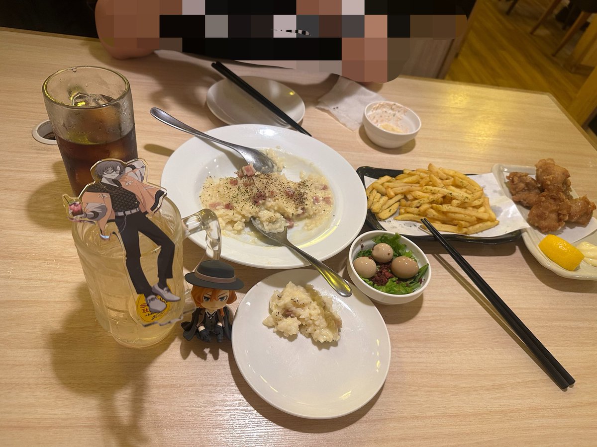 shigumaroo's tweet photo. 約5年ぶりに再会しての飲みが最高に楽しすぎた😆そして本日とても二日酔いですね😇 https://t.co/Uifv5c1xJE