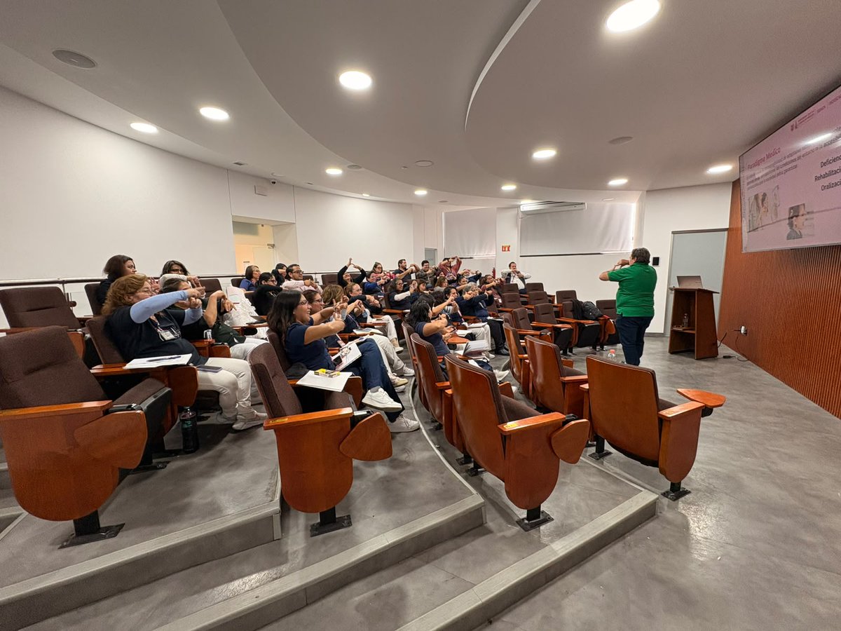 _indiscapacidad's tweet photo. El @_indiscapacidad dio inicio con el Curso de Lengua de Señas Mexicana Básico I Presencial, dirigido a personal adscrito al Centro Médico Nacional Siglo XXI del Instituto Mexicano del Seguro Social. (IMSS).

Esta capacitación refuerza el compromiso con el derecho a la accesibilidad en la comunicación y contribuye a garantizar un trato digno, respetuoso e inclusivo hacia las personas con discapacidad auditiva.

#LenguaDeSeñasMexicana #ComunicaciónSinBarreras #CDMXIncluyente