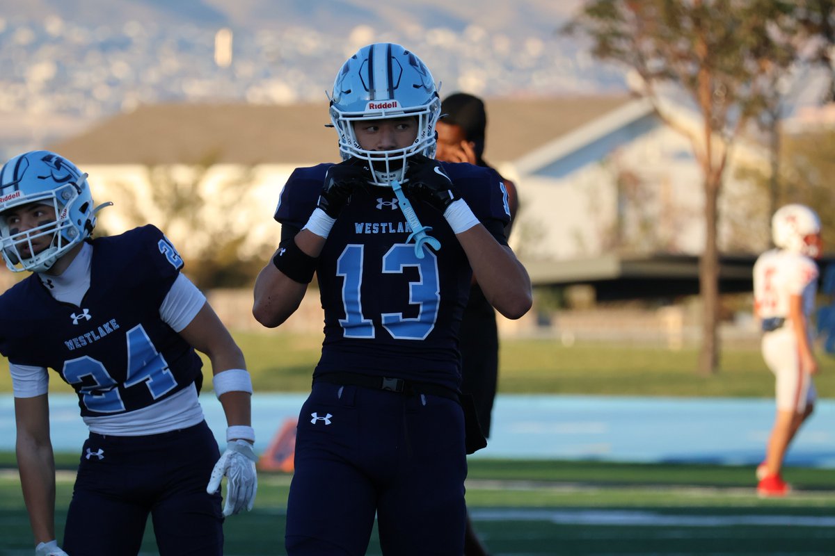 Andy_Pham1's tweet photo. C/O 27 WR and @USUFootball commit @Malik_Sika warming up for Senior night at @WestlakeFootbal 

@BeehiveBuzz_ https://t.co/iKUY1iDWQM