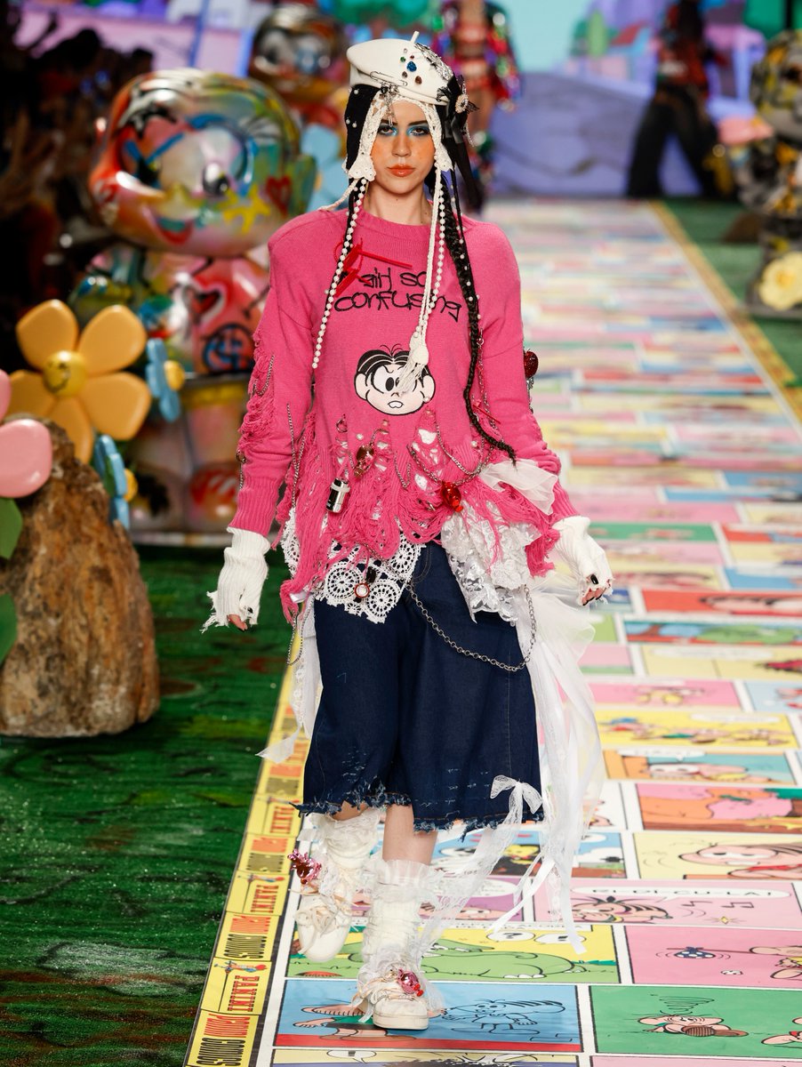 covildamagali's tweet photo. GENTE QUE DESFILE FOI ESSE, TO PASSANDO MAL!!!

TURMA DA MÔNICA NA #SPFW BY DARIO MITTMANN https://t.co/HFa7J8f2Sv