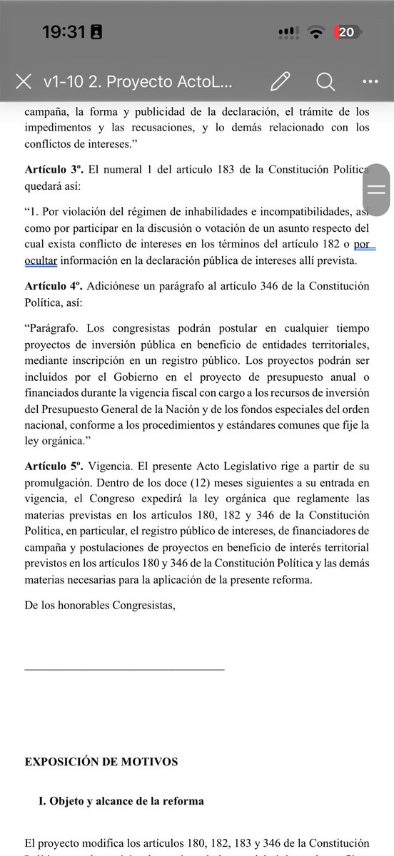 Rodrigo_Lara_'s tweet photo. Radicamos la reforma antimermelada.

La mermelada es lo oculto: el proyecto que llega a una región sin que nadie sepa quién lo pidió, por qué se aprobó y a cambio de qué. Todo lo que se esconde de la luz se pudre.

1/5 La reforma reconoce el derecho y el deber de los congresistas de gestionar inversión para sus regiones. Aprueban el presupuesto y el estatuto tributario. ¿Les vamos a prohibir llevar proyectos a su gente? Esa doble moral se acaba.

2/5 Lo malo no es gestionar. Lo malo es ocultarlo. Cada proyecto que postule un congresista quedará en un registro público. Lo que se hace por debajo de la mesa es mermelada. Lo que se hace por encima es desarrollo.

3/5 Precisamos el conflicto de interés. Hay uno maligno: cuando el congresista, su familia o sus socios obtienen un beneficio particular. Ahí debe declararse impedido. Hay uno benigno: representar los intereses legítimos de su región o de un sector, a la vista de todos.

4/5 El interés general se construye sumando intereses particulares. Si los floricultores de la Sabana o los bananeros del Magdalena financian a un congresista de forma transparente, ¿qué hay de malo en que sea su voz? Lo grave es que no lo declare.

5/5 Con estas reglas se podrá, por fin, regular el lobby en Colombia. Nunca ha habido ley de lobby porque ningún congresista se atreve a escuchar a un sector y tramitar sus intereses por temor a perder la investidura. 

En este gobierno todo se hace por encima de la mesa. Que todo se declare. Que todo se sepa.

#LeyAntiMermelada