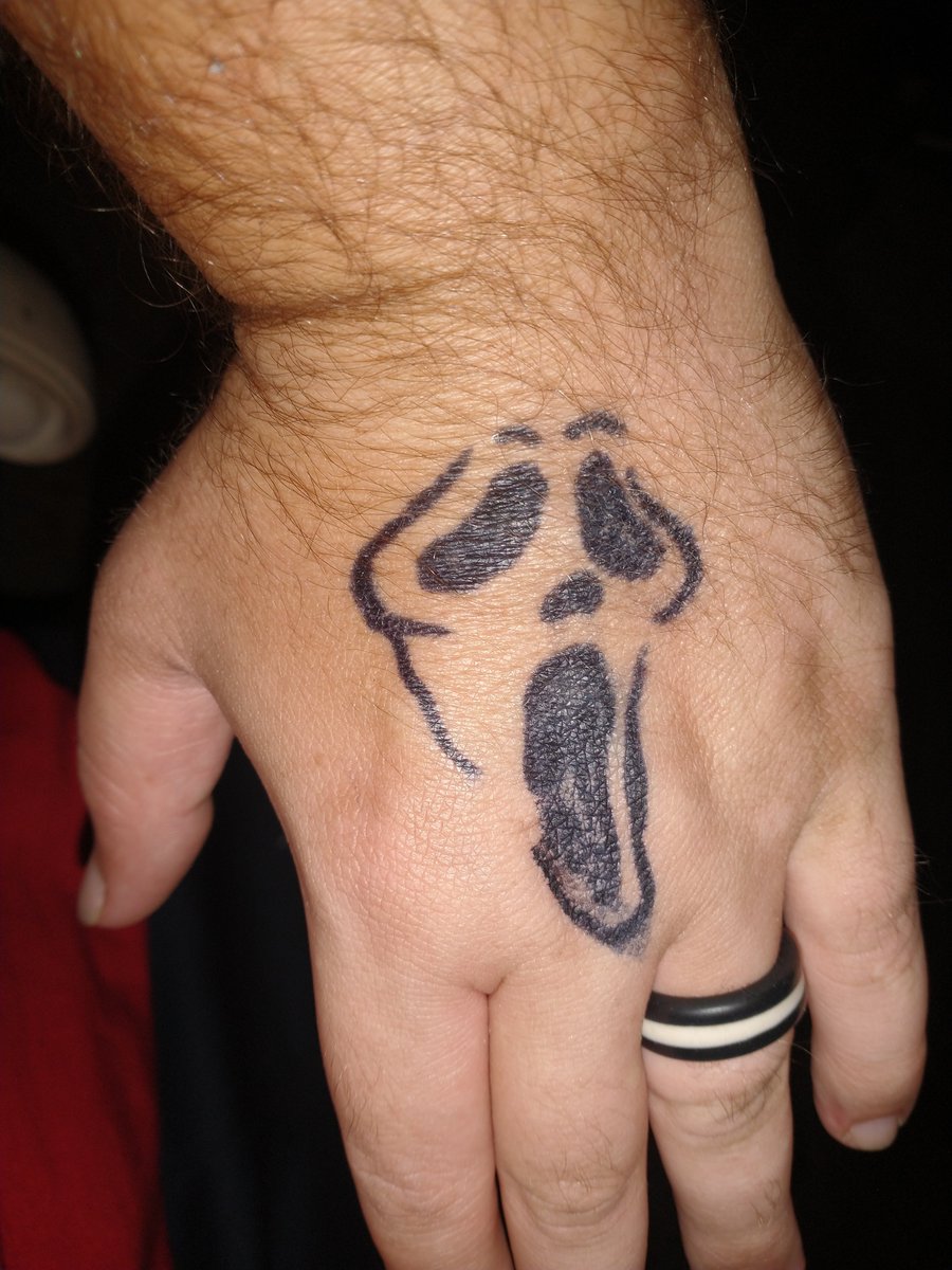 joeg199432's tweet photo. Who likes ghost face https://t.co/gqk5sbWDKH