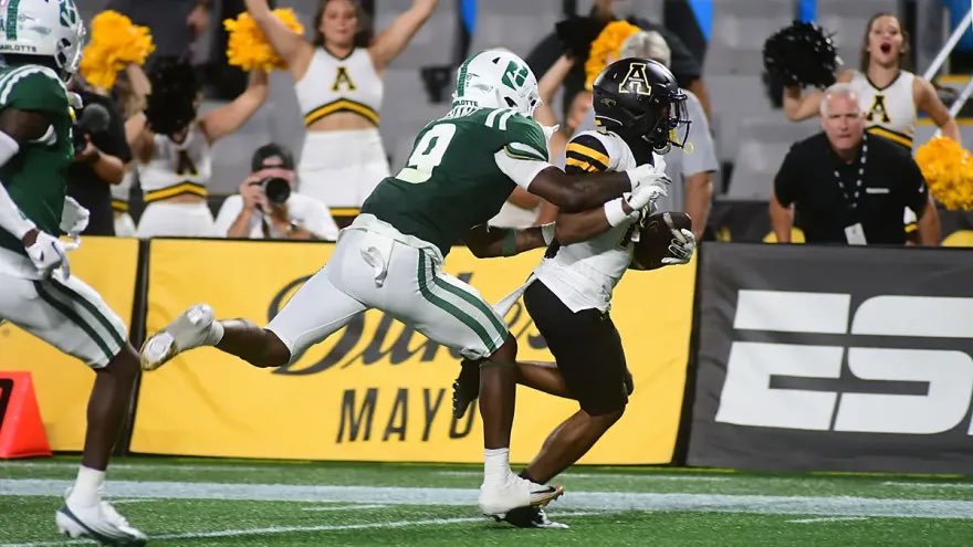 AppPredictions's tweet photo. fun fact App state is 9-0 since joining the sun belt vs the American 

5-0 Charlotte 
4-0 ECU 

VS current AAC members not members when we played 2-0

1-0 UAB
1-0 NORTH TEXAS https://t.co/R0bPcdTSiG