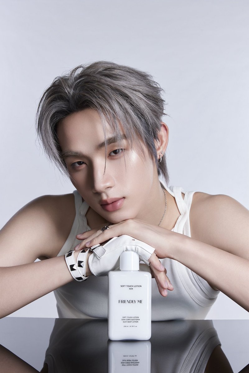FriendlyMe_TH's tweet photo. ผิวนุ่มละมุน พร้อมเสน่ห์ที่เป็นเอกลักษณ์ 

เติมเต็มทุกวันด้วย FRIENDLY ME SOFT TOUCH LOTION NOIR
บอดี้โลชั่นที่ช่วยบำรุงผิวให้นุ่มชุ่มชื้น พร้อมสัมผัสที่น่าหลงใหล

เพราะความดูดี เริ่มต้นได้จากการดูแลตัวเอง

🛍️ ช่องทางการสั่งซื้อ FRIENDLY ME

เลือกช้อปผลิตภัณฑ์ FRIENDLY ME ได้ตามช่องทางที่สะดวก 

🛒 LINE SHOPPING
https://t.co/vwwNhHDybk

🛍️ BEAUTRIUM
พบกับผลิตภัณฑ์ FRIENDLY ME ได้ที่ร้าน BEAUTRIUM
ช้อปออนไลน์ได้ที่: https://t.co/UD6Lnkuztz 

🖤 FRIENDLY ME FLAGSHIP STORE
📍 สาขาบรรทัดทอง (Banthat Thong)
https://t.co/fwEP8tGvoD

✨ แวะมาสัมผัสประสบการณ์ความงามได้ที่หน้าร้าน!
ลูกค้าสามารถทดลองผลิตภัณฑ์ พร้อมรับบริการแต่งหน้าฟรีได้ที่ FRIENDLY ME FLAGSHIP STORE โดยมีผู้เชี่ยวชาญคอยให้คำแนะนำและดูแลอย่างใกล้ชิด เพื่อให้คุณค้นพบผลิตภัณฑ์ที่เหมาะกับตัวเองที่สุด 

#FRIENDLYMEXHong 
#FriendlyME_Thailand
#FRIENDLYMESOFTTOUCHLOTION 
#HONGSHI @hongshihoshi03