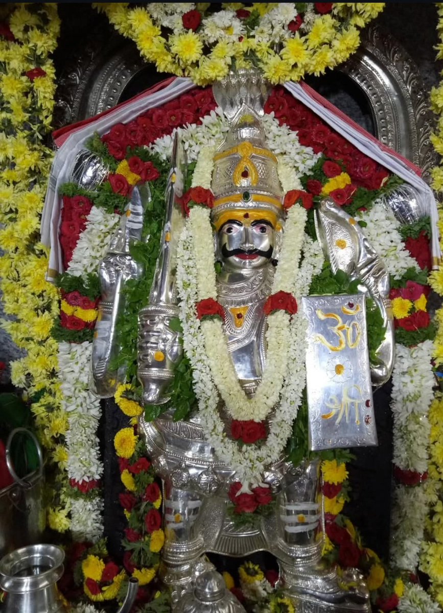 shivShambu1111's tweet photo. Om Namah Shivaya #SriVeerabhadraswamy #hara #Rudra #omnamahshivaya #Mahakaleshwar #omnamahobhagvatheRudraya #KashiVishwanath #Kedarnath #amarnath #somanath #manjunath #mallikarjun #sriyediyursiddalingeshwar #srirevannasiddeshwara Hara Hara Mahadev💐🙏🏼Reply Om Namah Shivaya 💖 https://t.co/8I8JsItFAs